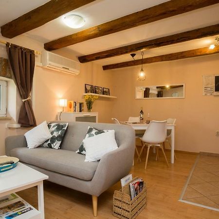 Studio Apartments Malu Pula Ngoại thất bức ảnh