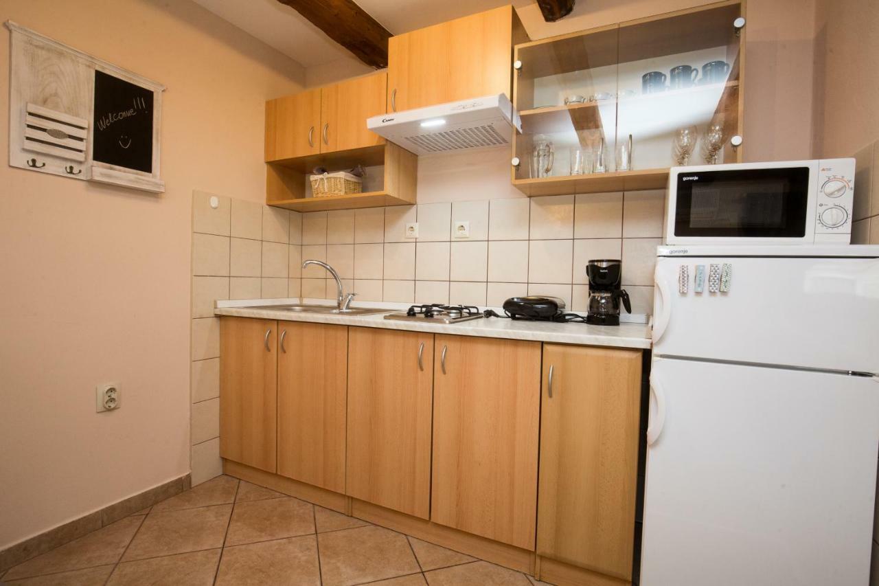 Studio Apartments Malu Pula Ngoại thất bức ảnh